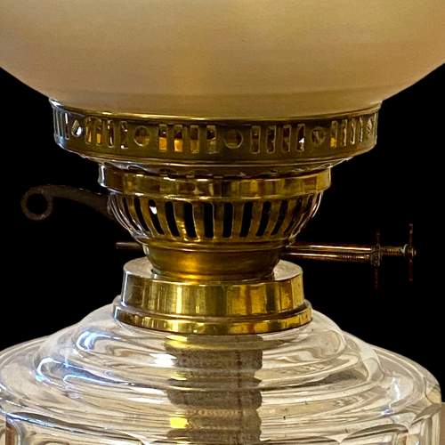 Victorian Glass and Brass Column Oil Lamp image-3