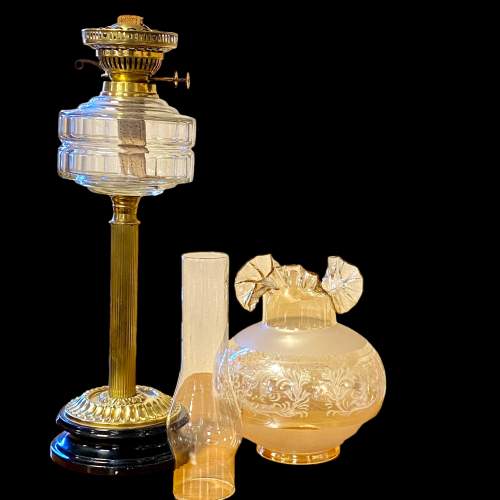 Victorian Glass and Brass Column Oil Lamp image-6