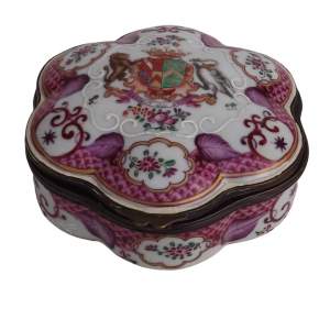 Circa 1880 French Samson Enamelled Porcelain & Gilt Armorial Box