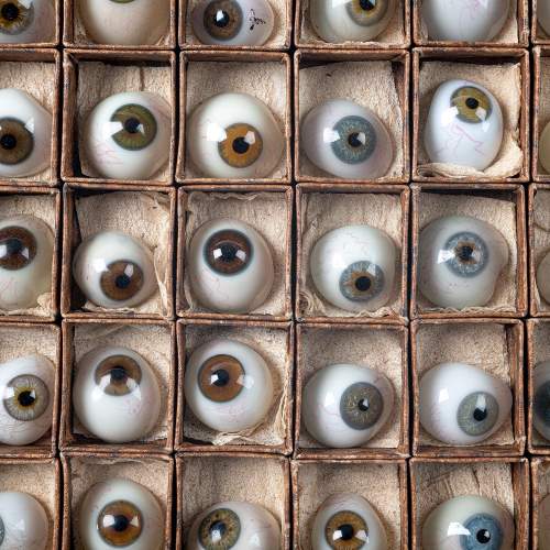 Rare Antique Boxed Set of Prosthetic Glass Eyes image-3