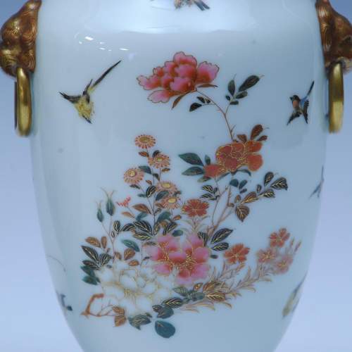 Pair of Japanese Tashio Period Porcelain Vases image-3