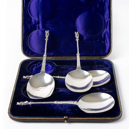 Cased Set of Victorian Sterling Silver Serving Spoons image-3