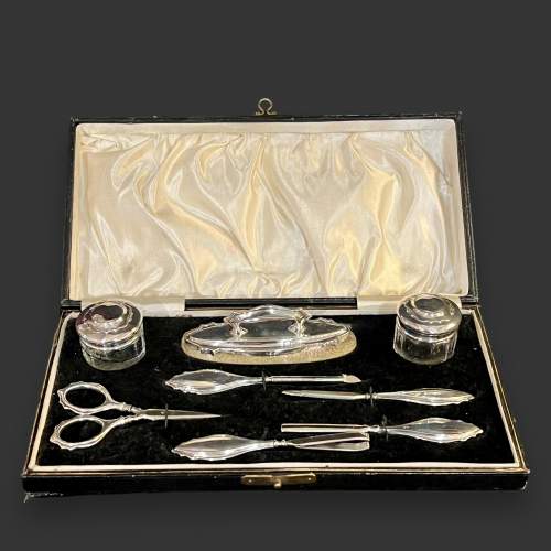 Early 20th Century Cased Silver Manicure Set image-2