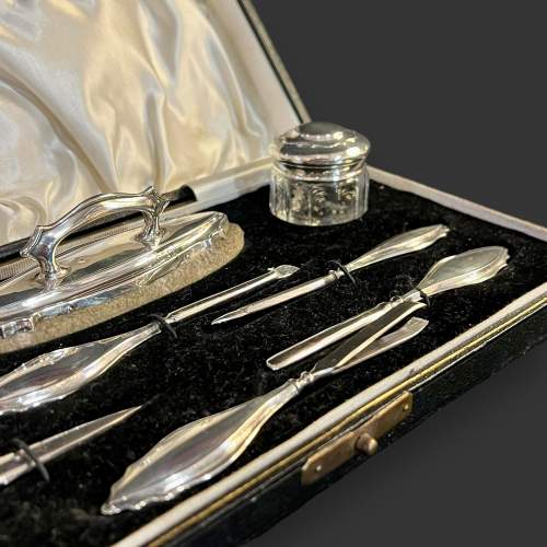 Early 20th Century Cased Silver Manicure Set image-3