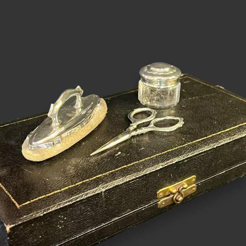 Early 20th Century Cased Silver Manicure Set image-5
