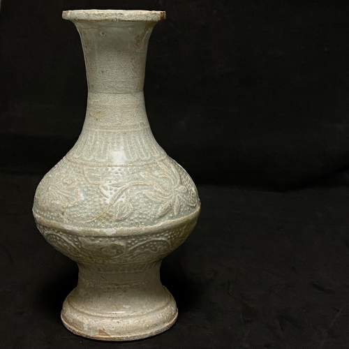 Chinese Qingbai Yingqing Glaze Vase - C13th-C14th image-1