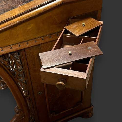 Fine Quality Arts & Crafts Walnut Davenport Desk image-3