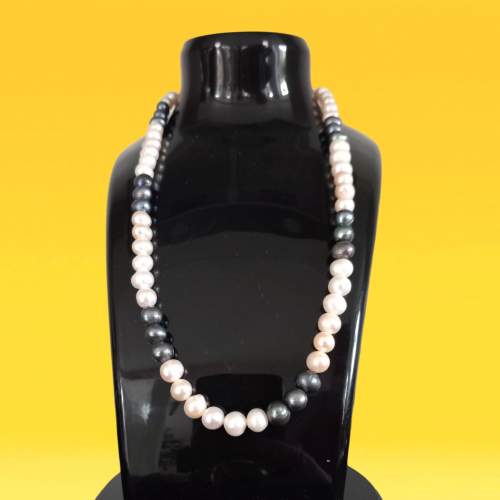 Freshwater Pearl Necklace image-4