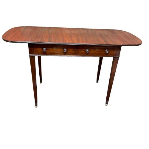 A Good Quality 20th Century Mahogany Drop Leaf Table With Drawers image-1