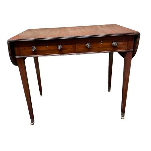 A Good Quality 20th Century Mahogany Drop Leaf Table With Drawers image-4