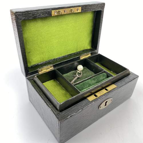 Victorian Mini Travel Jewellery Box with Original Key image-2