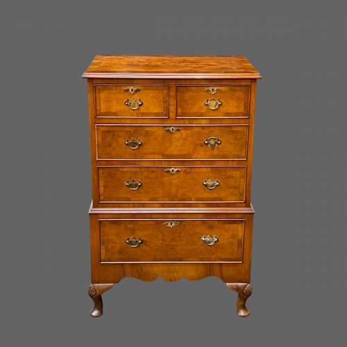 Early 20th Century Queen Anne Style Chest on Stand image-2