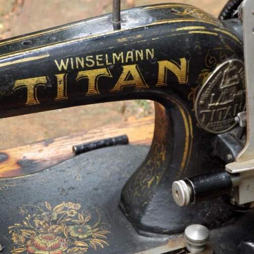 Winselmann Titan Early 1900s Antique Hand Crank Sewing Machine image-6