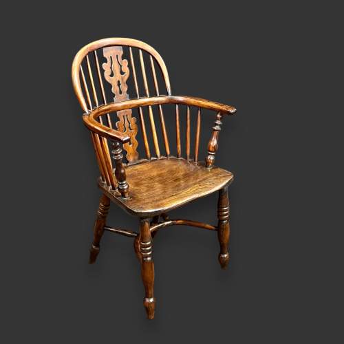Yew and Elm Windsor Chair image-1