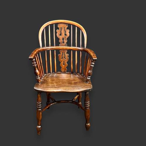 Yew and Elm Windsor Chair image-2
