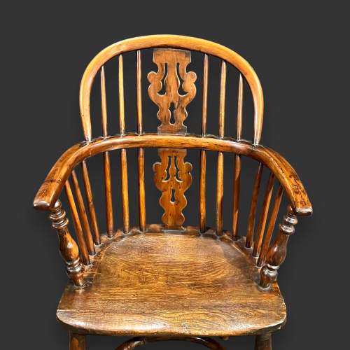 Yew and Elm Windsor Chair image-3