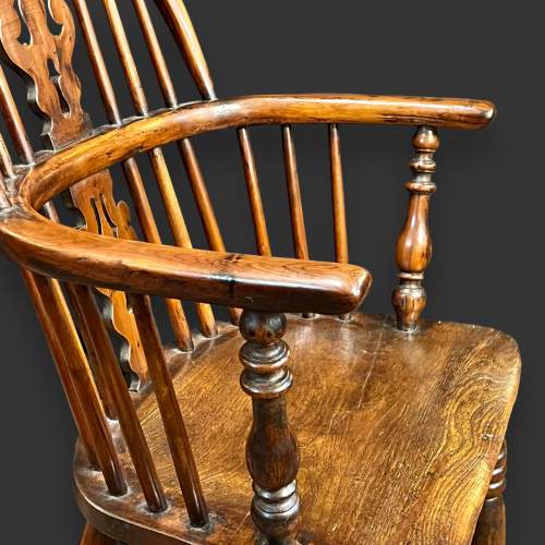 Yew and Elm Windsor Chair image-4