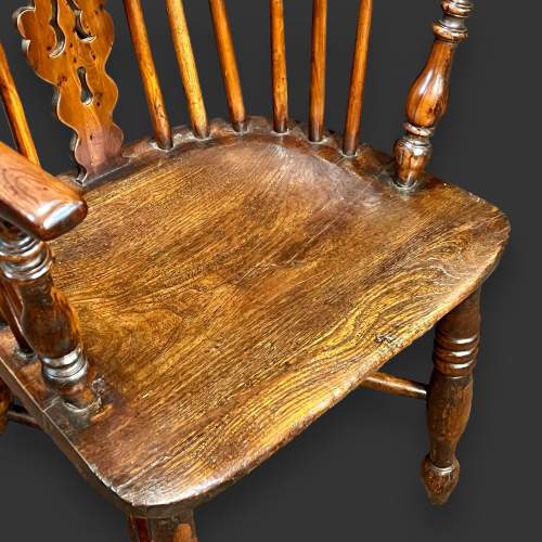Yew and Elm Windsor Chair image-5