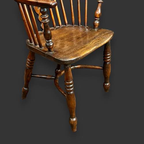 Yew and Elm Windsor Chair image-6