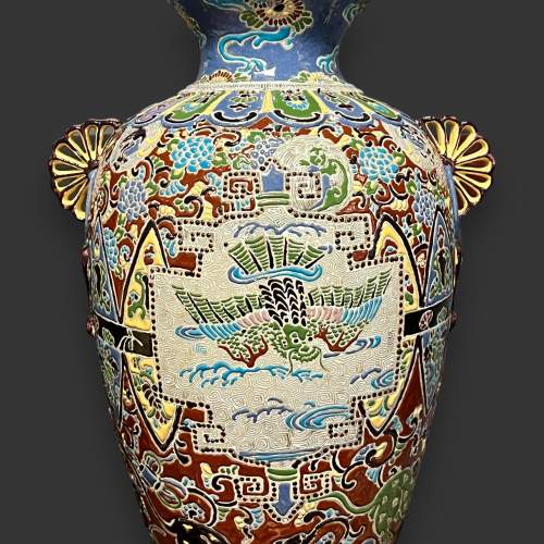 Hand Painted 19th Century Chinese Vase image-3