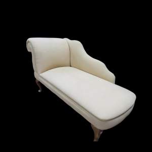 Edwardian Style Chaise Longue raised on Cabriolet Legs