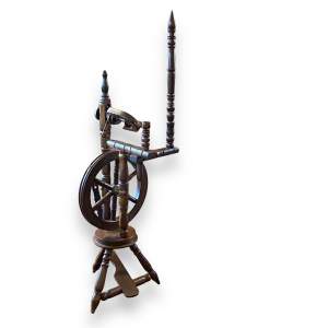 Early to Mid 20th Century Oak Spinning Wheel