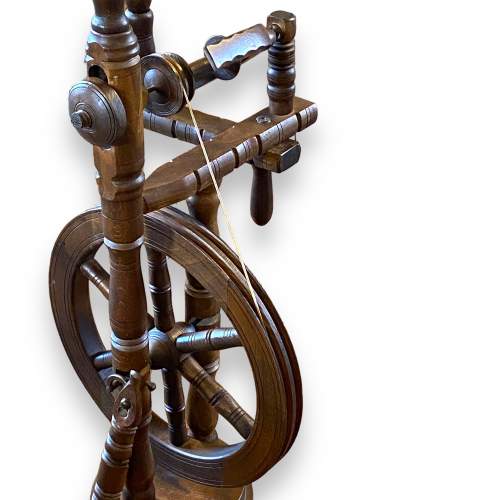Early to Mid 20th Century Oak Spinning Wheel image-4