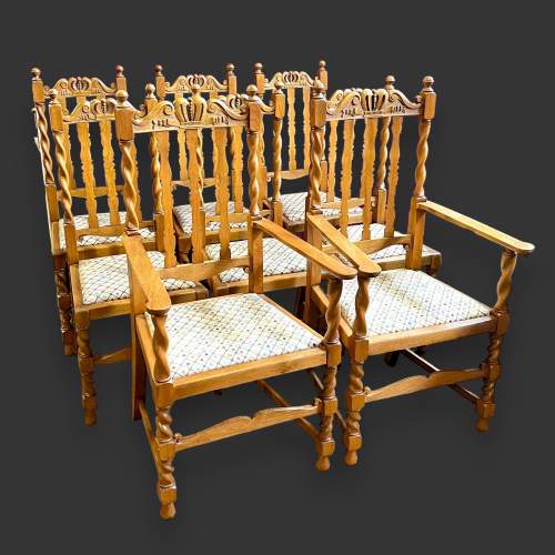 Early 20th Century Set of Eight Golden Oak Chairs image-1