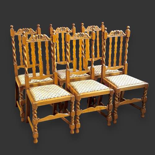 Early 20th Century Set of Eight Golden Oak Chairs image-2