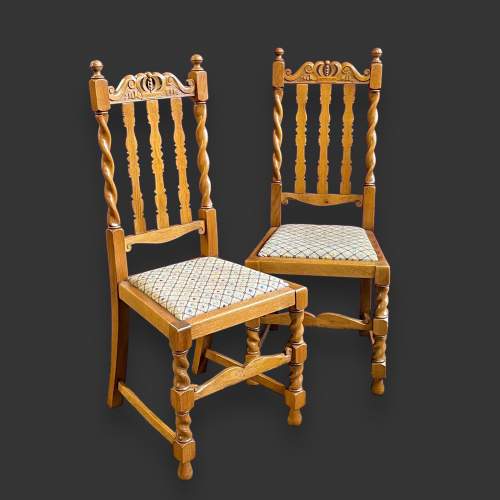 Early 20th Century Set of Eight Golden Oak Chairs image-4