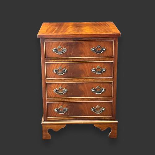 Small Mahogany Regency Style Chest of Drawers image-2