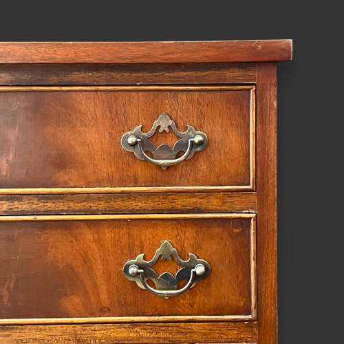Small Mahogany Regency Style Chest of Drawers image-5
