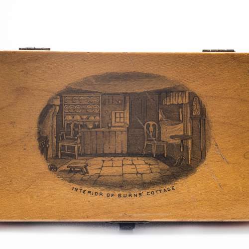 Very Nice Antique Mauchline Ware Box with a View of Burns Cottage image-3