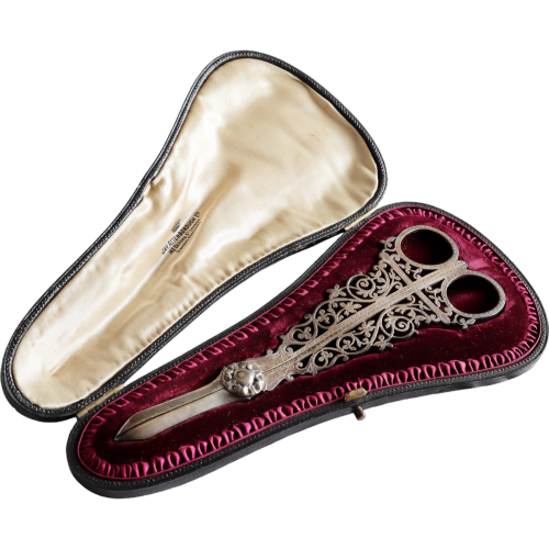 Cased Victorian Silver Grape Scissors image-1