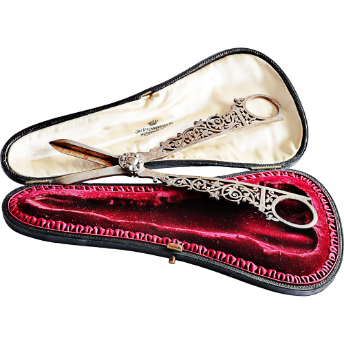 Cased Victorian Silver Grape Scissors image-2