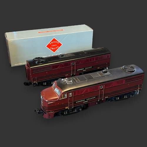 Aristo Craft Trains - Alco FA-1 Diesel Locomotive - Model image-1
