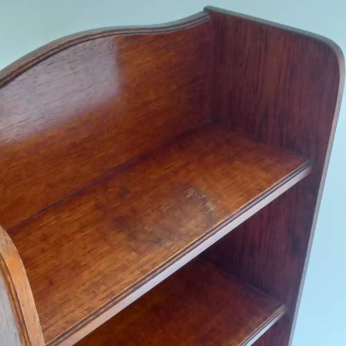 Early 20th Century Oak Open Bookcase with Pull Down Magazine Holder image-5