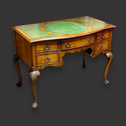 Early 20th Century Kneehole Desk image-1