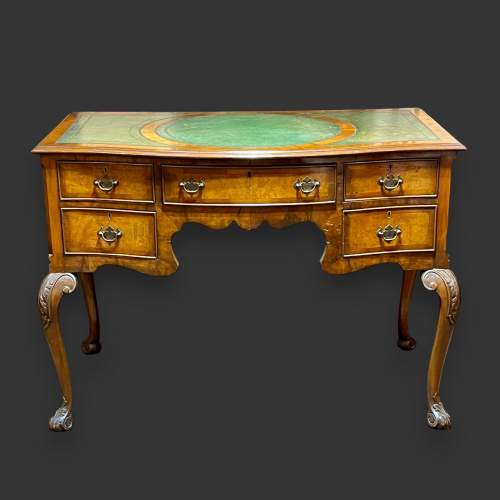 Early 20th Century Kneehole Desk image-2