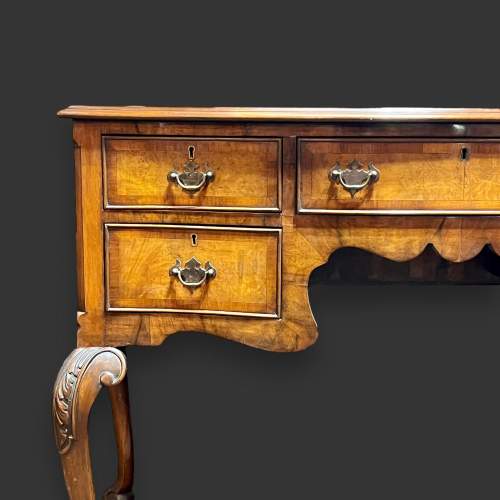 Early 20th Century Kneehole Desk image-3