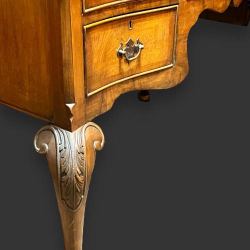Early 20th Century Kneehole Desk image-6