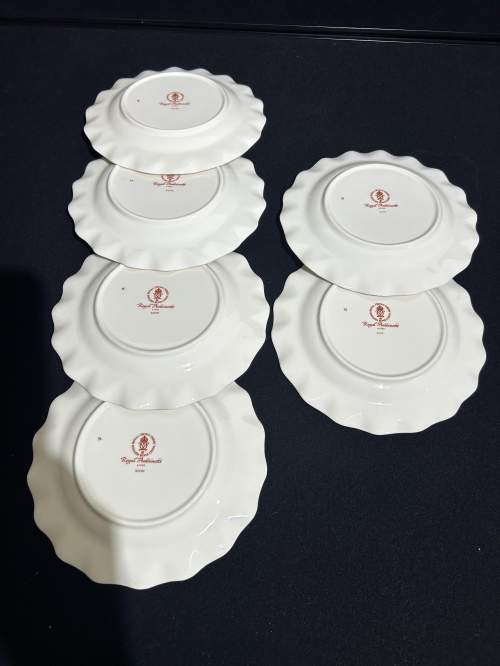 Royal Crown Derby Antoinette Dinner Plates image-3