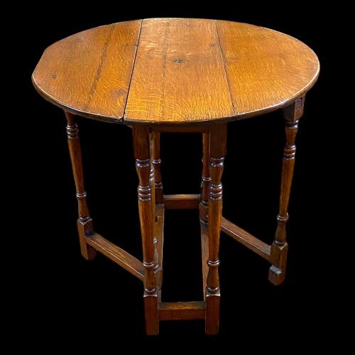 Small Oak Gateleg Table image-1