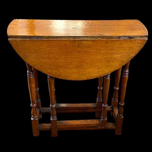 Small Oak Gateleg Table image-6