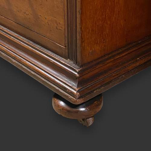 Superb Victorian Mahogany Pedestal Desk image-4