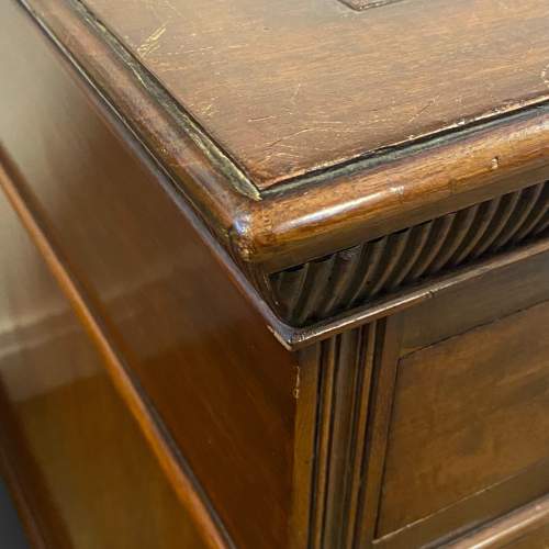 Superb Victorian Mahogany Pedestal Desk image-6