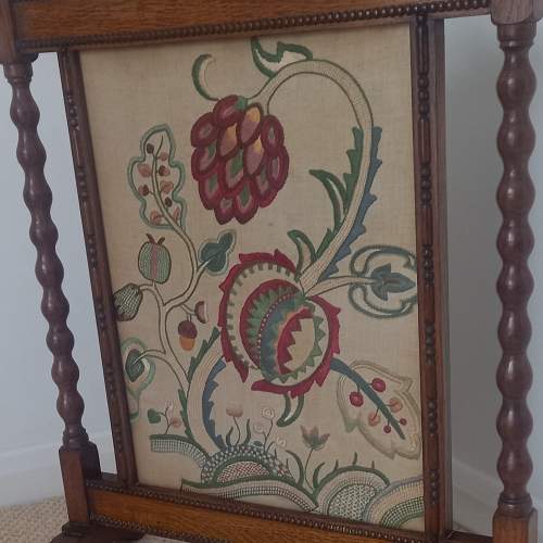 Early 20th Century Oak Fire Screen with Wool Work Panel image-3
