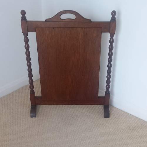 Early 20th Century Oak Fire Screen with Wool Work Panel image-6