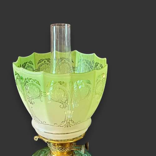 Brass Corinthian Glass Oil Lamp image-2