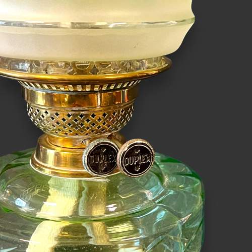 Brass Corinthian Glass Oil Lamp image-5